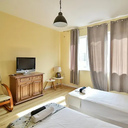 Spacious At Central Location - Karavelov * Varna