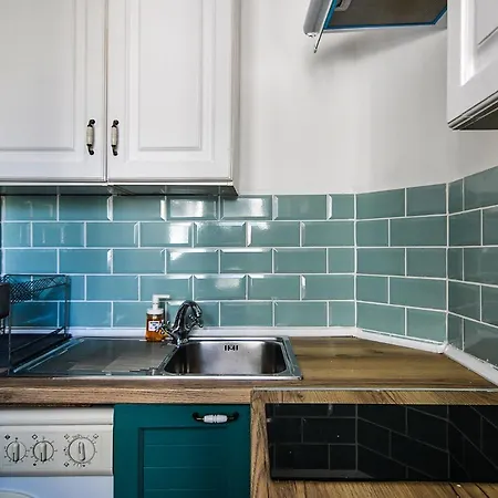 Spacious At Central Location - Karavelov Apartment *